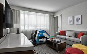 Calgary Airport Marriott In-Terminal Hotel
